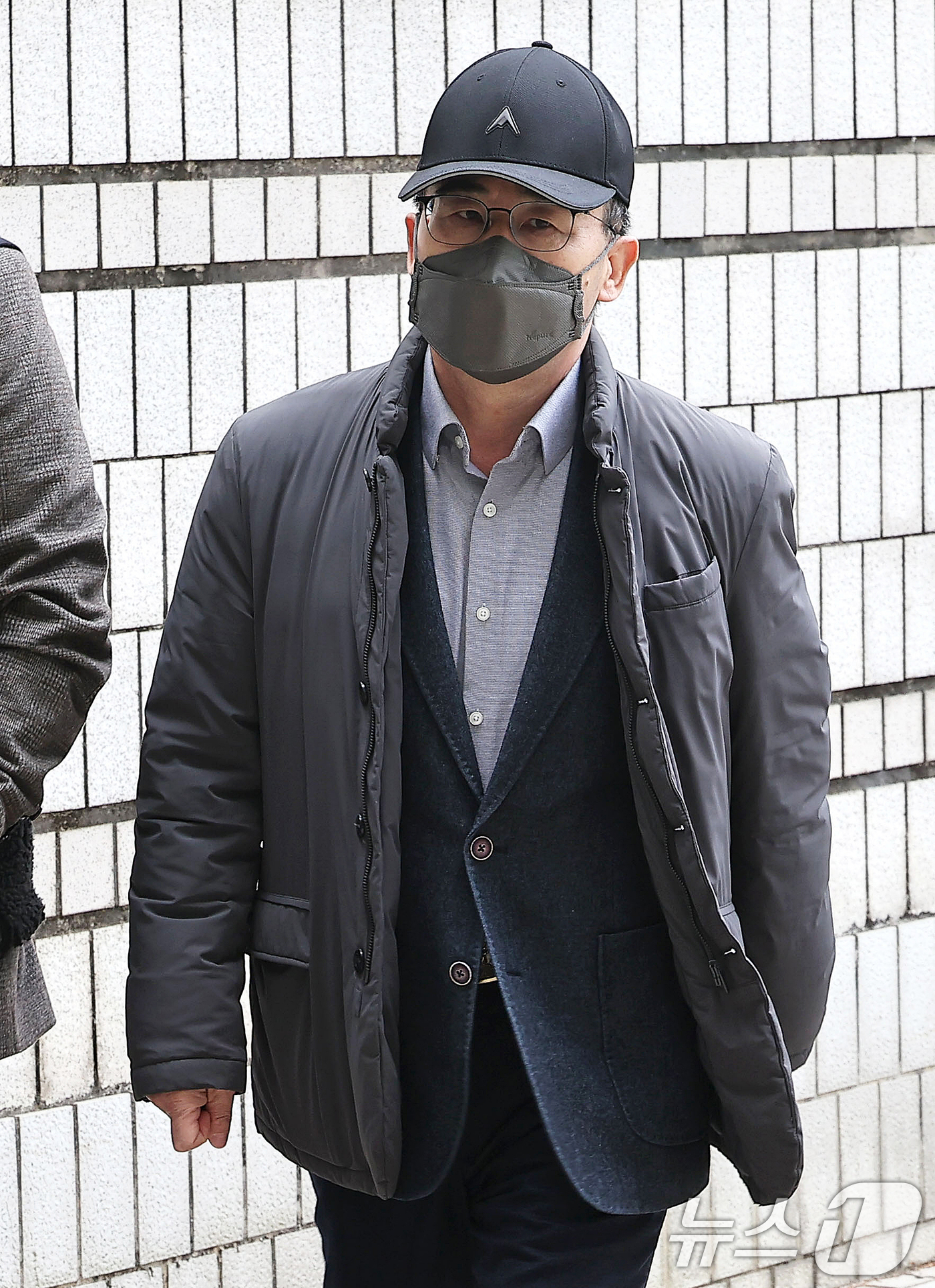 (서울=뉴스1) 오대일 기자 = 12·3 비상계엄에 가담한 혐의로 기소된 곽종근 전 육군 특수전사령관이 16일 오후 서울 서초구 서울중앙지법에서 열린 내란중요임무종사 등 1차 공판 …