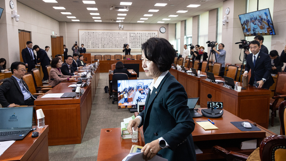 이석하는 추미애 법사위원장