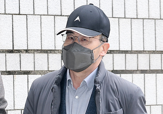 尹, '계엄 가담' 군 수뇌부 재판 증인으로…5월 27일 신문