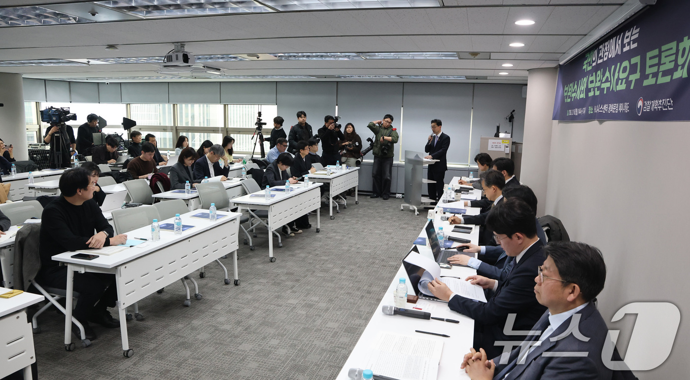 (서울=뉴스1) 임세영 기자 = 윤창렬 국무조정실장이 16일 서울 종로구 광화문빌딩에서 열린 국민의 관점에서 보는 보완수사와 보완수사요구 토론회에서 발언을 하고 있다. 2026.3 …