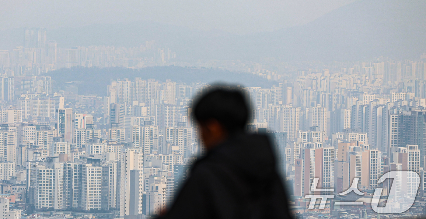 (서울=뉴스1) 김도우 기자 = 지난달 서울 집값이 한 달 전보다 0.66% 오른 것으로 집계됐다.16일 한국부동산원에 따르면 2월 서울 주택종합 매매가격은 전월 대비 0.66% …
