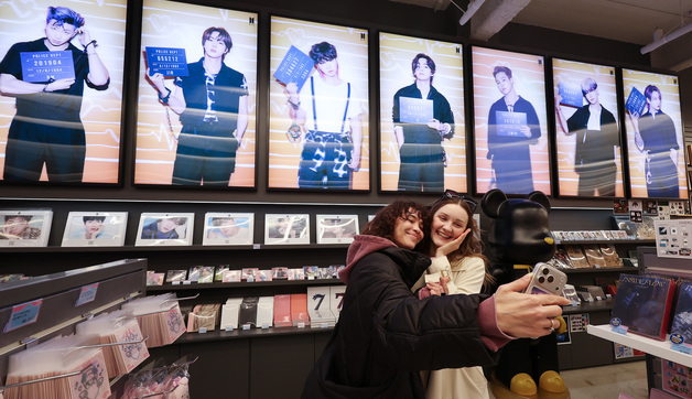 'BTS 컴백을 기다리며'