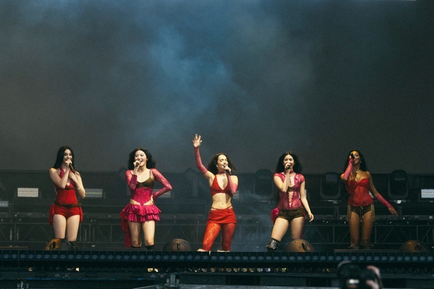 캣츠아이, 남미도 홀렸다…'롤라팔루자' 아르헨티나·칠레 접수