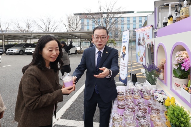 관세청 품목분류 업무 급증 전년비 21%↑…현장 직원 격려
