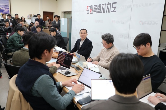 김진태 "신청사·행정복합타운 혼동한 듯…신청사는 전액 도비로 추진"