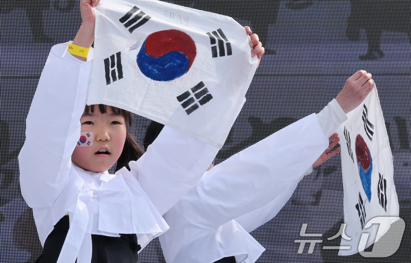 (대전=뉴스1) 김기태 기자 = 16일 대전 동구 인동만세로광장에서 열린 제23회 인동장터 독립만세운동 기념행사에서 축하공연이 펼쳐지고 있다. 2026.3.16/뉴스1