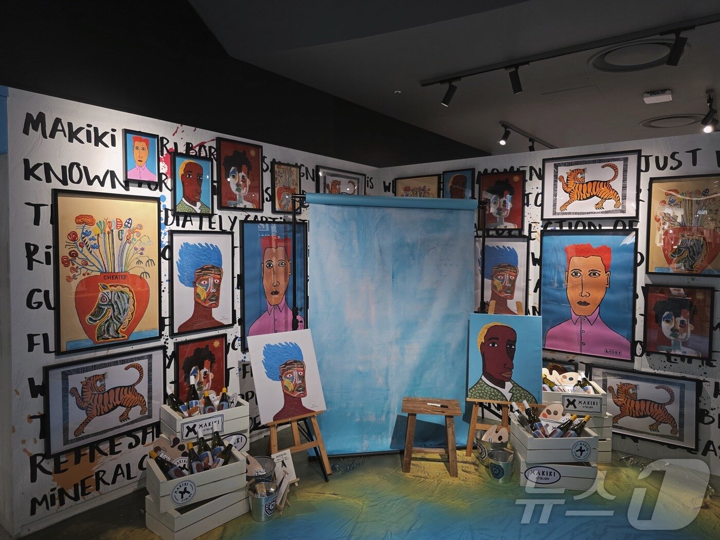 본문 이미지 - 세븐일레븐은 16일 롯데백화점과 손잡고 서울 잠실 에비뉴엘에 하정우 와인 팝업 스토어 '마키키 아뜰리에'를 열었다. ⓒ 뉴스1 이형진 기자