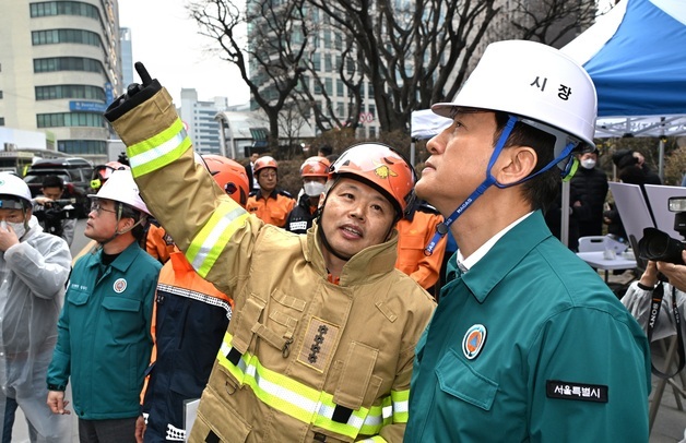오세훈, 소공동 화재 점검…"밀집구조 숙박시설 소화설비 보강"