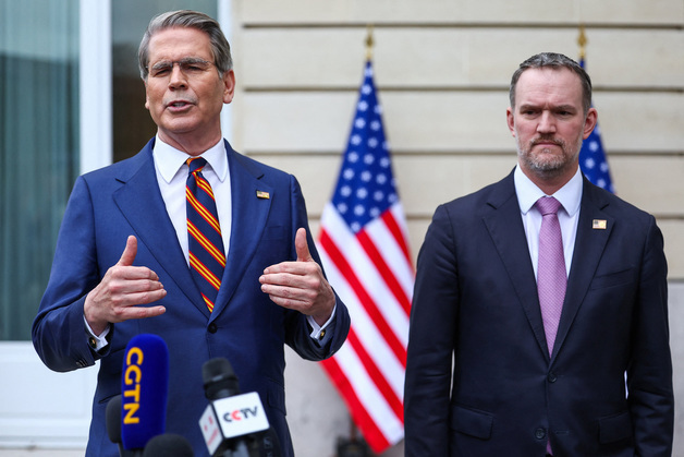 [포토] 베선트 장관과 그리어 대표