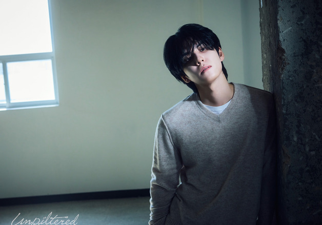 데이식스 원필, 나른한 눈빛…솔로 미니 1집 콘셉트 포토 공개