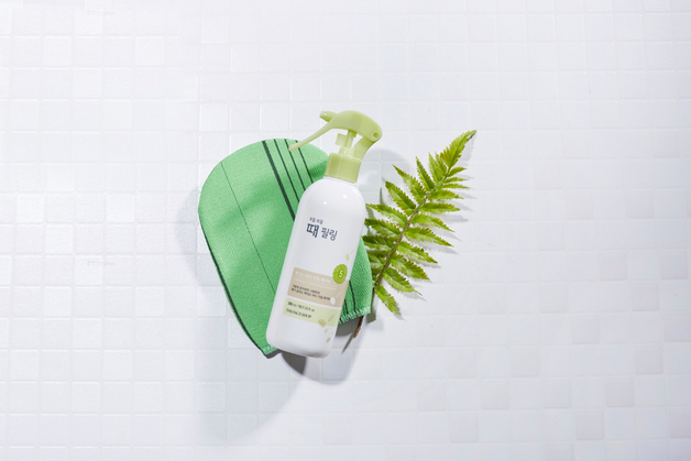 李대통령 부부 구매 제품 주목…더페이스샵 '보들보들 때필링' 화제