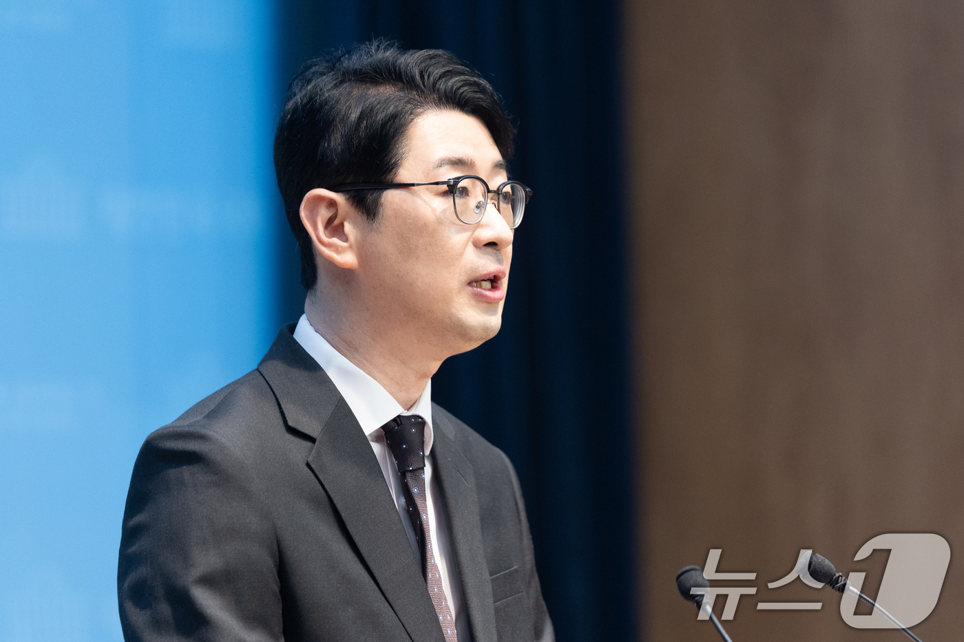 (서울=뉴스1) 이승배 기자 = 부산시장 출마를 선언한 주진우 국민의힘 의원이 17일 서울 여의도 국회 소통관에서 북극항로청 및 한국수산진흥공사 설치법 대표발의 기자회견을 하고 있 …