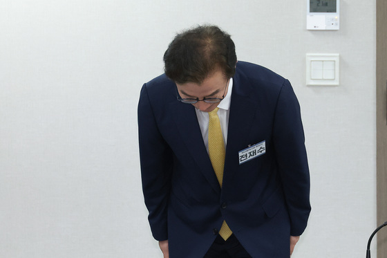 인사하는 전재수 의원