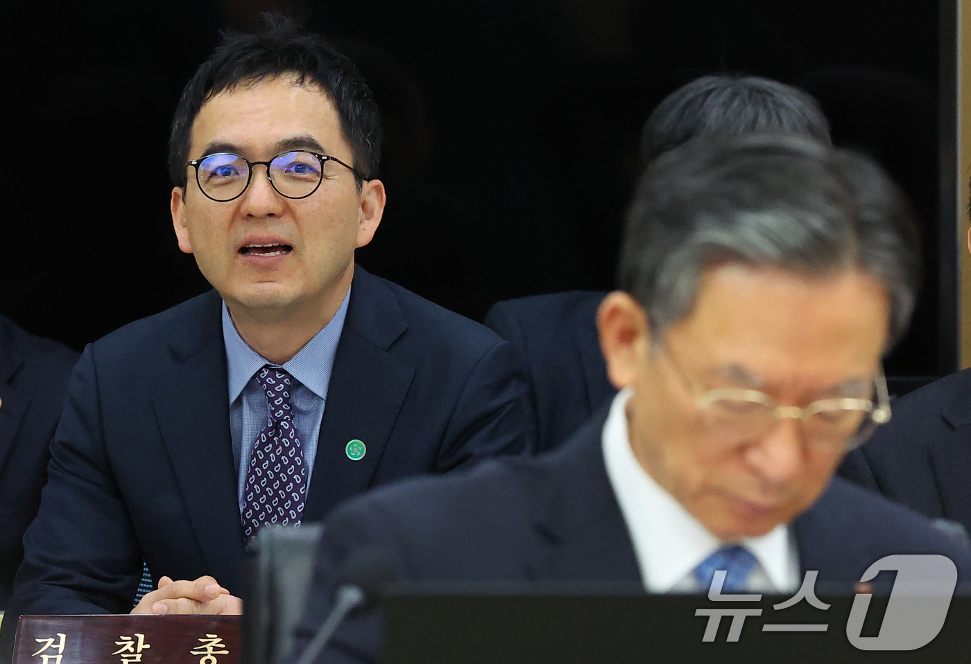 (세종=뉴스1) 허경 기자 = 구자현 검찰총장 직무대행이 17일 정부세종청사에서 열린 국무회의에 참석해 있다. 앞줄 오른쪽은 정성호 법무부 장관. (청와대통신사진기자단) 2026. …