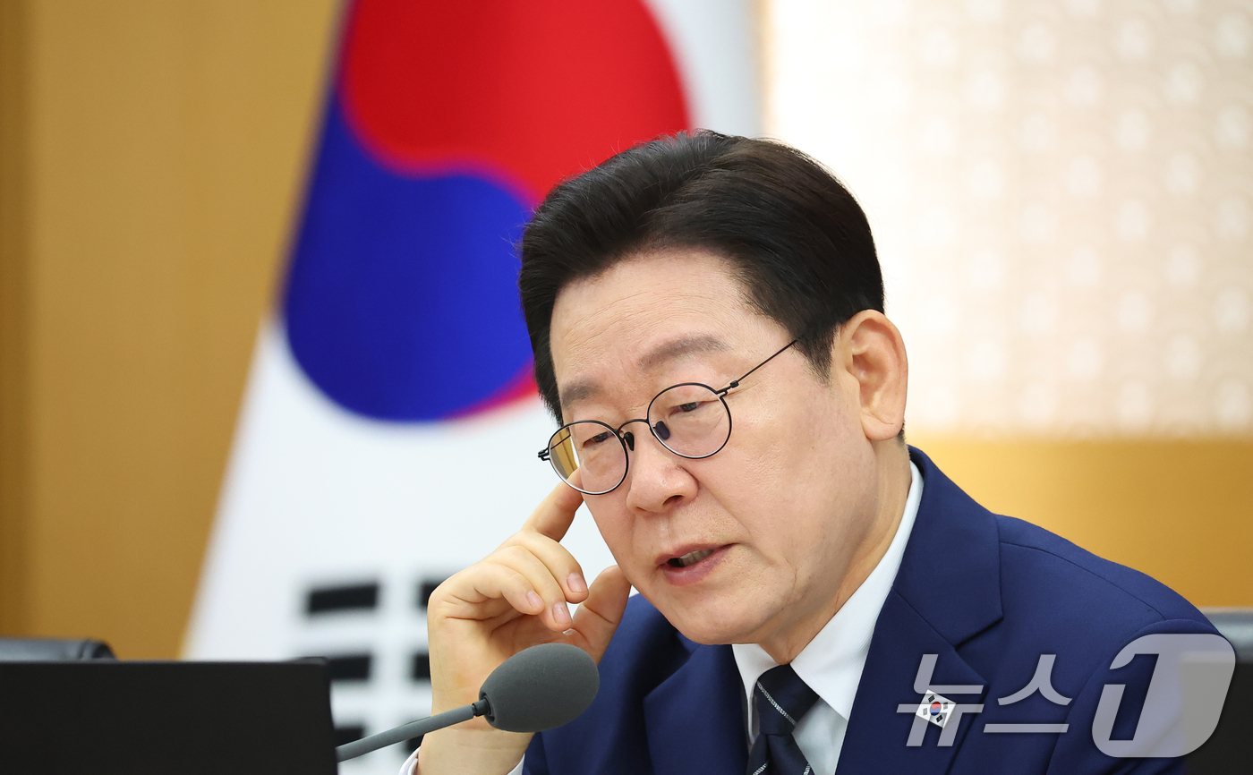 (세종=뉴스1) 허경 기자 = 이재명 대통령이 17일 정부세종청사에서 열린 국무회의에서 발언하고 있다. (청와대통신사진기자단) 2026.3.17/뉴스1