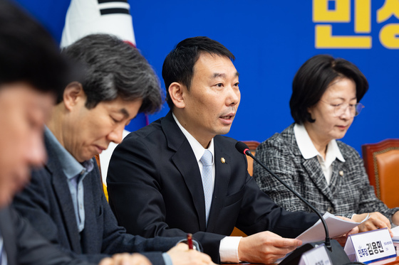 당정청 합의한 검찰개혁 법안 설명하는 김용민 민주당 법사위 간사