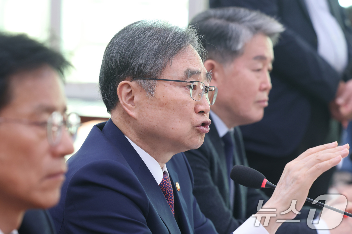 (서울=뉴스1) 신웅수 기자 = 조현 외교부 장관이 17일 서울 여의도 국회에서 열린 외교통일위원회 전체회의에서 의원 질의에 답변하고 있다. 2026.3.17/뉴스1