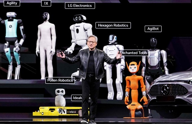 엔비디아 'AI 인프라 기업' 선언…젠슨황 "1조달러 시장 열린다"