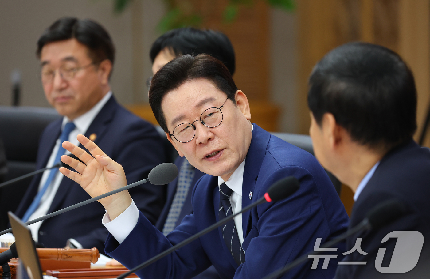 (세종=뉴스1) 허경 기자 = 이재명 대통령이 17일 정부세종청사에서 열린 국무회의에서 발언하고 있다. (청와대통신사진기자단) 2026.3.17/뉴스1