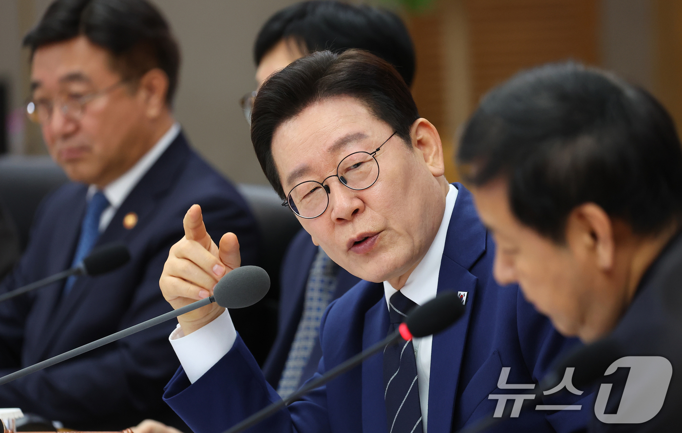 (세종=뉴스1) 허경 기자 = 이재명 대통령이 17일 정부세종청사에서 열린 국무회의에서 발언하고 있다. (청와대통신사진기자단) 2026.3.17/뉴스1