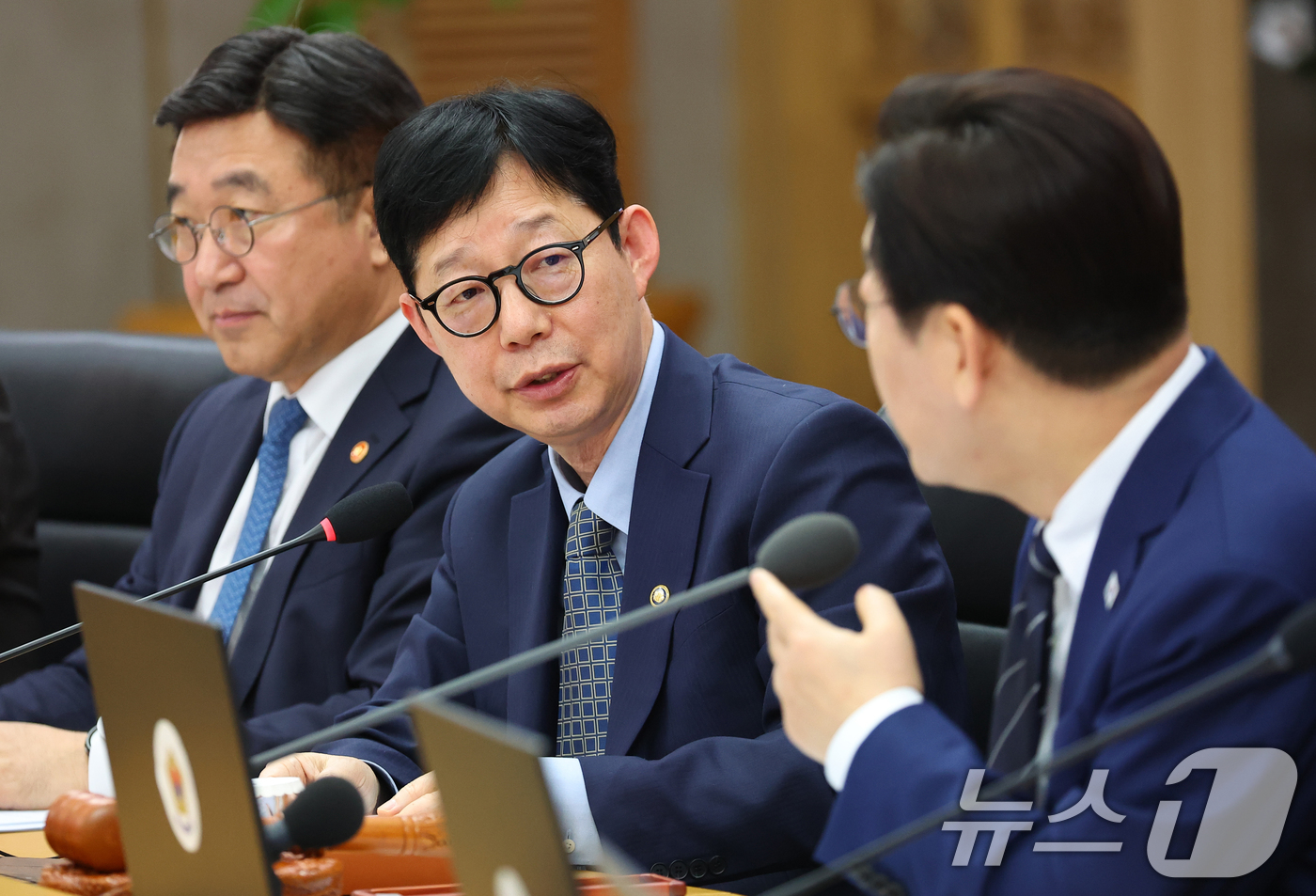 (세종=뉴스1) 허경 기자 = 박윤주 외교부 제1차관이 17일 정부세종청사에서 열린 국무회의에서 발언하고 있다. (청와대통신사진기자단) 2026.3.17/뉴스1