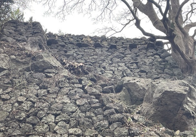 사진에만 남아있던 제주성 원형 일부 첫 확인…방어용 시설 발견
