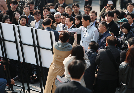 오세훈, 신길역세권 장기전세주택 건립 현장 방문