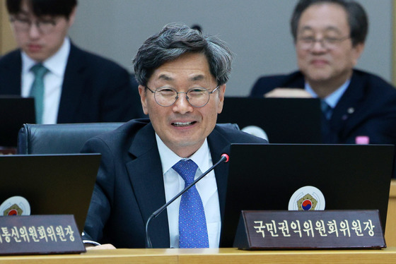 국무회의 발언하는 정일연 국민권익위원장