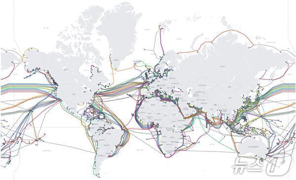 본문 이미지 - 글로벌 해저케이블 지도(출처:Submarine Cable Map)
