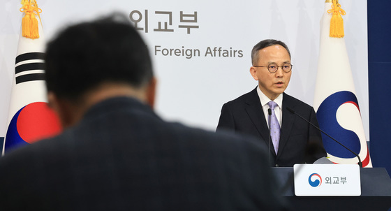 정례브리핑하는 박일 외교부 대변인