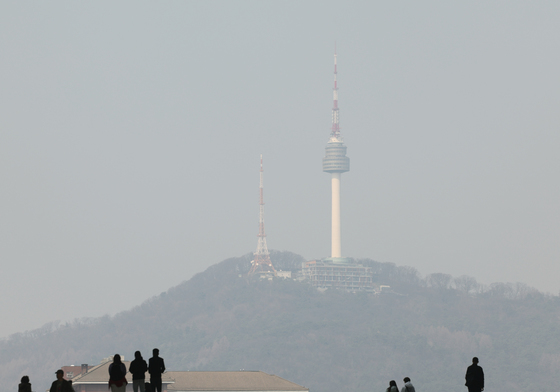 '파란 하늘은 어디에?'