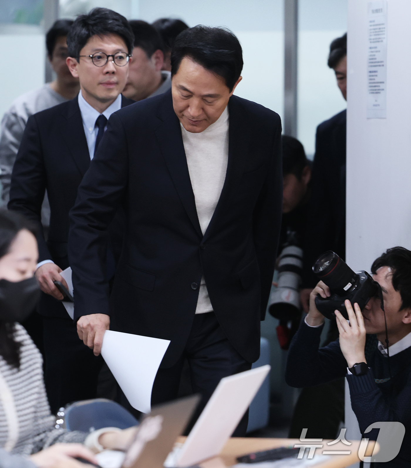 (서울=뉴스1) 오대일 기자 = 오세훈 서울시장이 6·3지방선거 국민의힘 서울시장 후보자 추가 공천 접수 마감일인 17일 오후 서울시청 브리핑룸에서 공천 관련 입장을 밝히기 위해 …