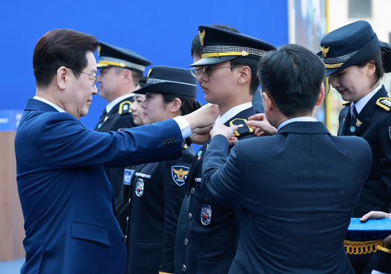 李대통령 "고문·조작·사법살인 같은 국가폭력 범죄자 훈포장 박탈은 당연"