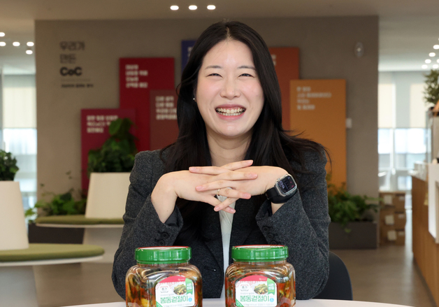 [유통人터뷰] 60톤 넘게 팔린 '봄동겉절이' 기획자 "전혀 예상 못했죠"