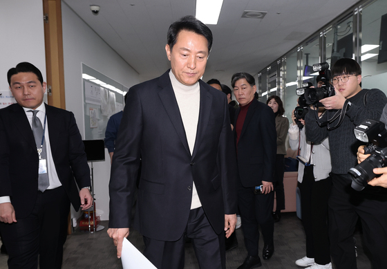 오세훈, 장고 끝 서울시장 후보 등록