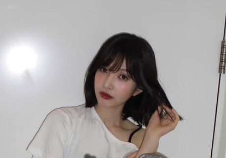 레드벨벳 조이, 뼈말라 몸매에 인형 같은 비주얼…소멸할 듯 작은 얼굴 [N샷]