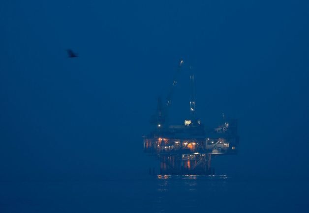 중동 막힌 대형유조선 줄지어 미국으로…美, 아시아 수출 82% '쑥'