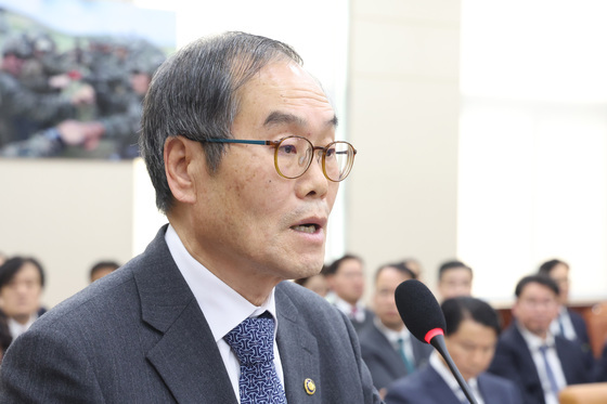 업무보고하는 이용철 방위사업청장