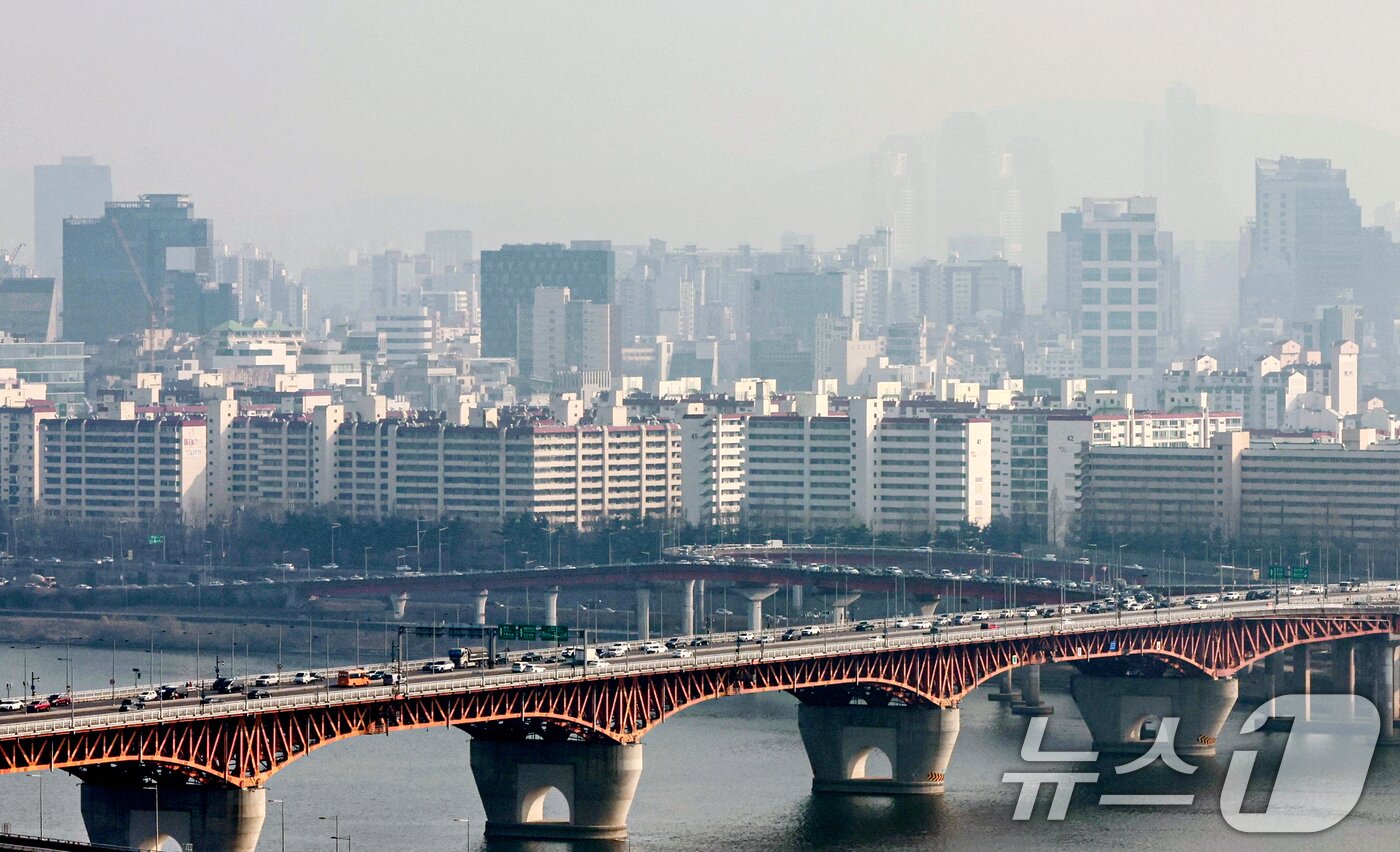 본문 이미지 - 서울 아파트 단지 모습. 2026.3.17 ⓒ 뉴스1 이호윤 기자