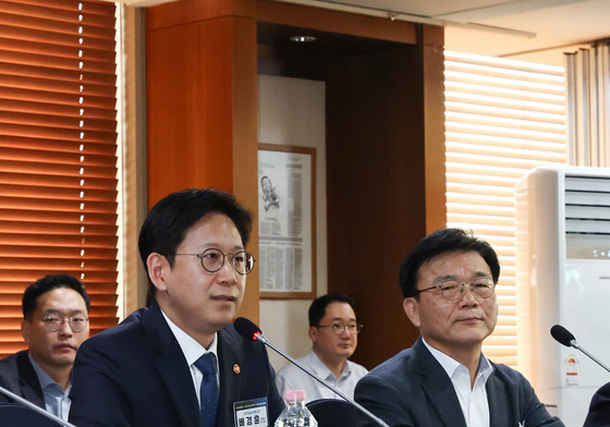 AI 반도체 기업 대표 간담회, 발언하는 배경훈 부총리