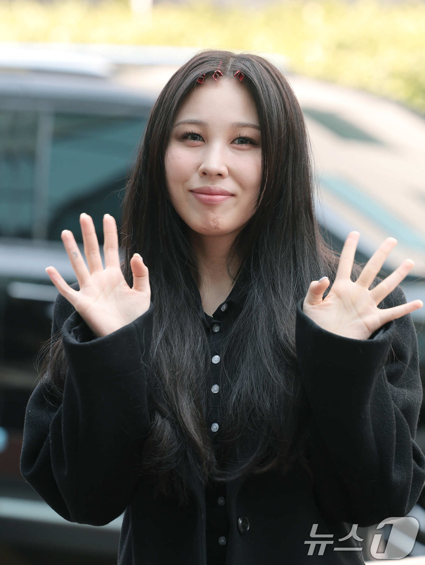 (서울=뉴스1) 권현진 기자 = 가수 권진아가 17일 서울 영등포구 KBS에서 진행된 KBS 2TV 음악 토크쇼 '더 시즌즈-성시경의 고막남친‘ 녹화에 참석하고 있다. 2026.3 …