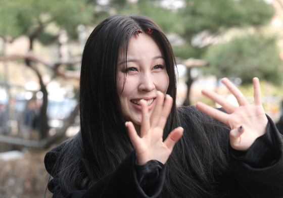 권진아, 사랑스러운 인사