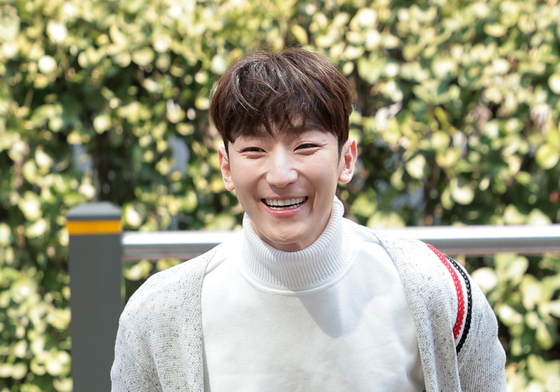 정동환, 봄 햇살에 반짝반짝