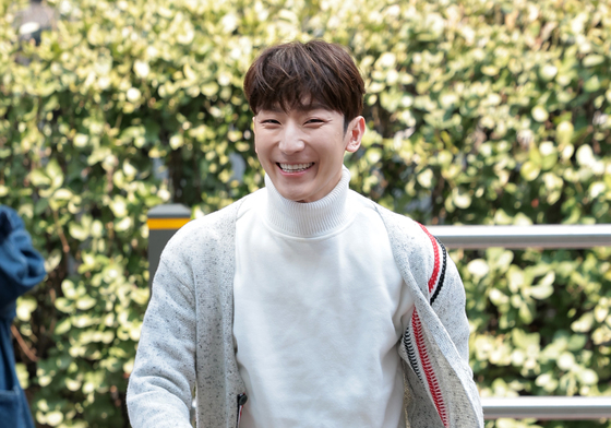 정동환, 행복을 주는 미소