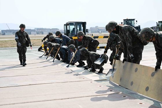 해군항공사령부 전시 활주로 복구 작전