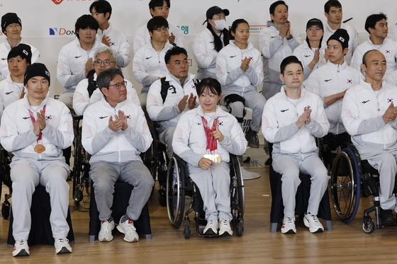 한국 동계패럴림픽 선수단, 역대 최고 성과 이루고 귀국