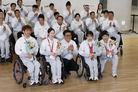 동계패럴림픽 선수단 '금의환향'