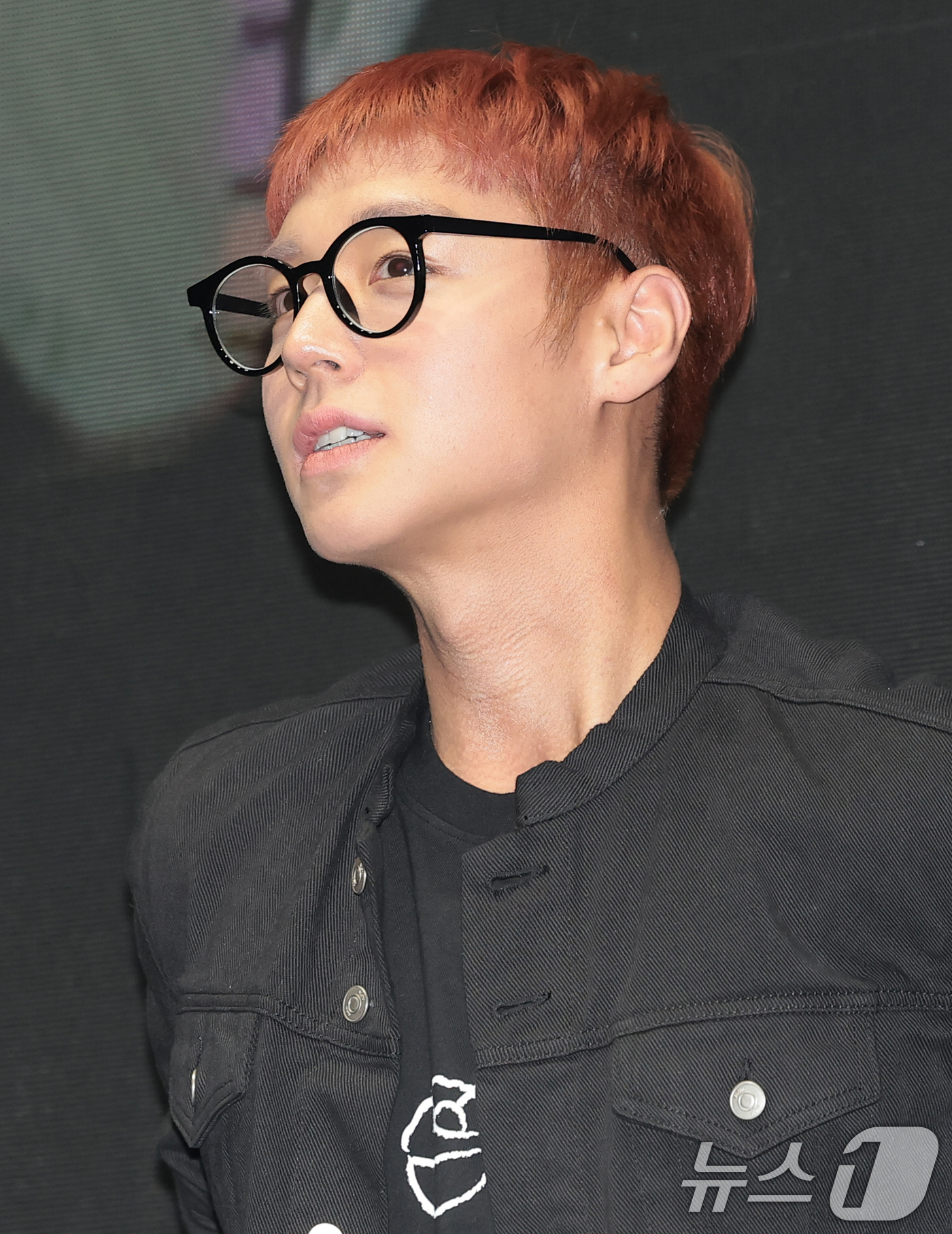 (서울=뉴스1) 권현진 기자 = 영화 '왕과 사는 남자'의 박지훈이 17일 서울 강남구 코엑스 메가박스에서 1,300만 관객 돌파를 기념해 열린 무대 인사에서 팬들을 바라보고 있다 …