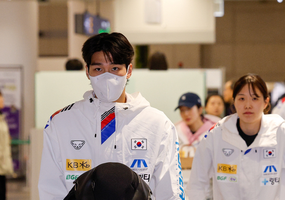 입국하는 황대헌