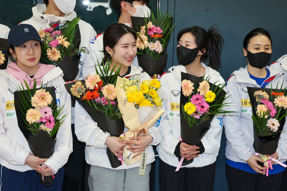 환한 미소짓는 김길리